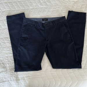 Banana Republic Men’s Navy Chino 32x34